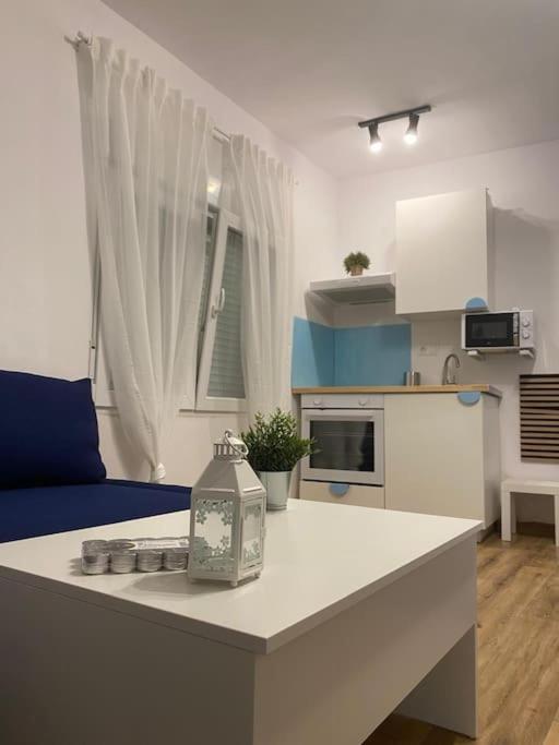Estudio Completo A Estrenar En Triana Appartement *